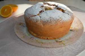 Chiffon cake all’arancia e gocce di cioccolato