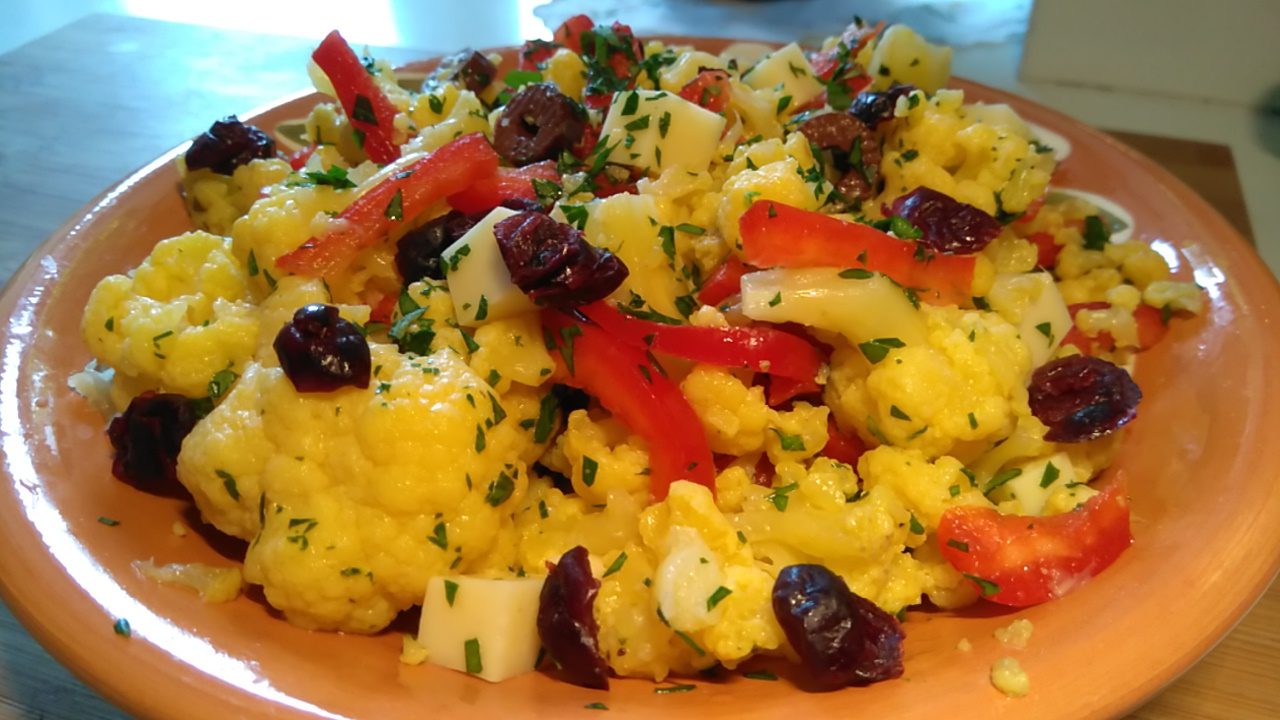 Insalata di cavolfiori colorata