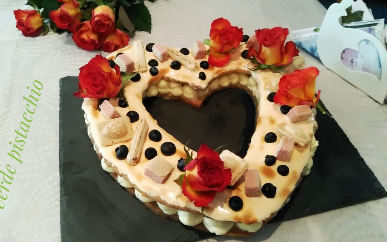 Torta Cuore Floreale