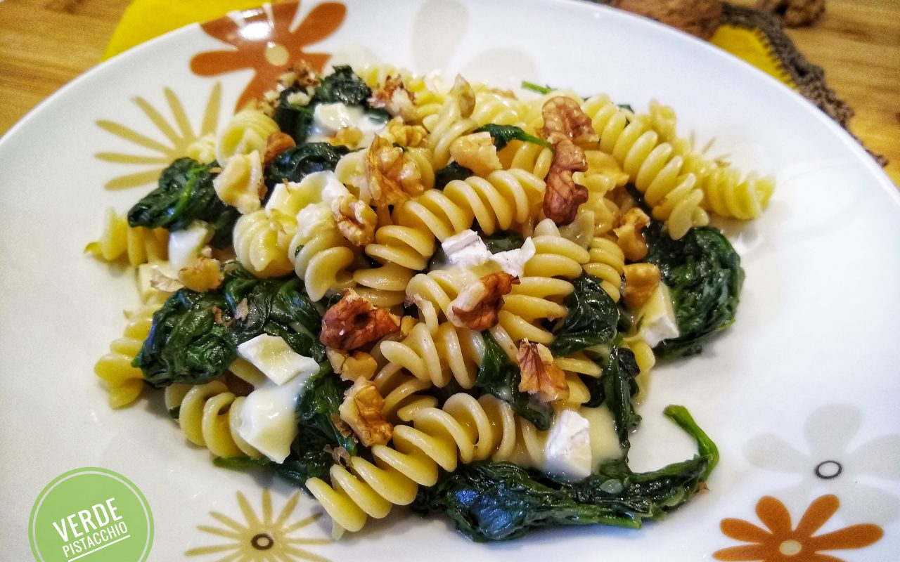 Fusilli Spinaci, Brie e Noci