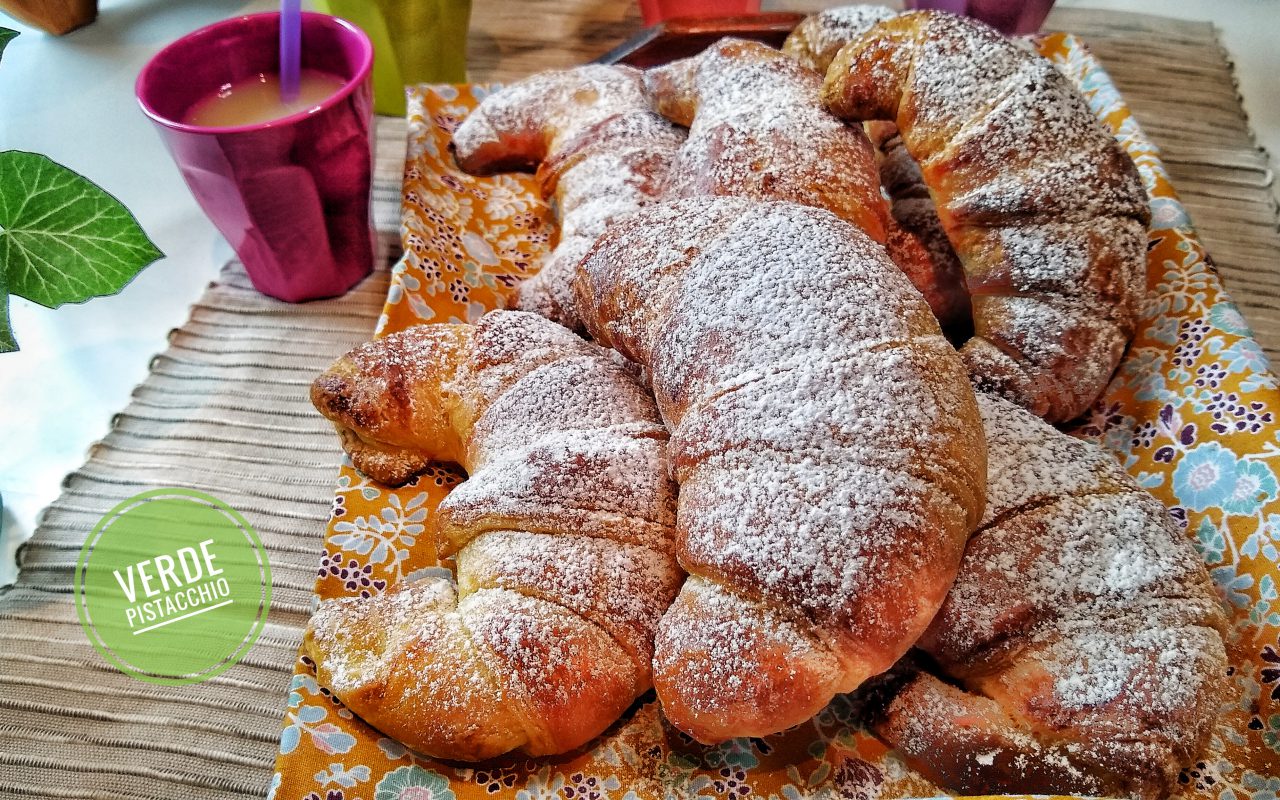 Cornetto Soffice Dentro e Sfogliato Fuori