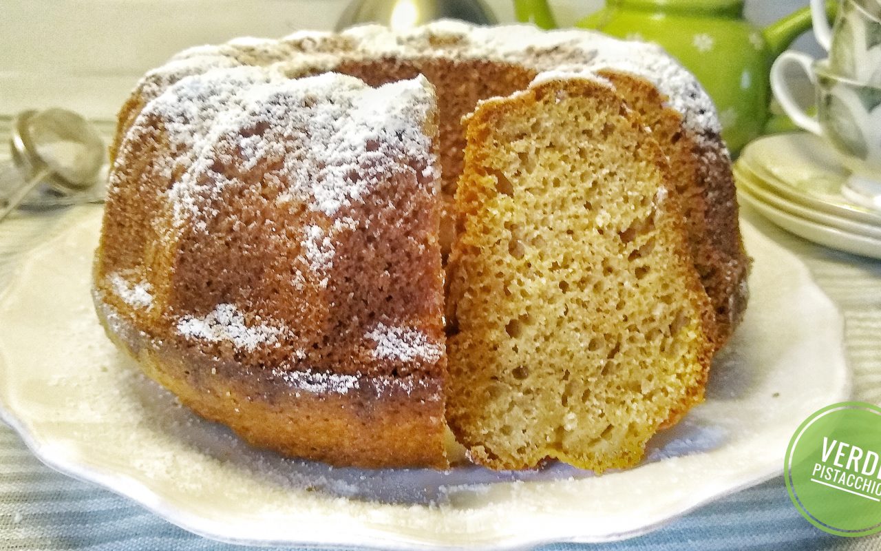 Ciambellone alle mele cotte e panna