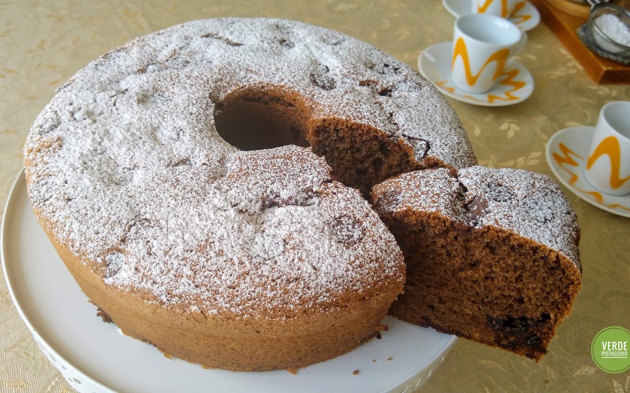 Ciambellone al caffè e gocce di cioccolato