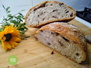 Pane con noci a lunga lievitazione