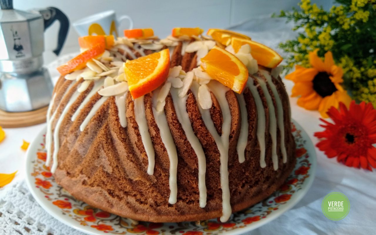 Bundt cake all’arancia e mandorle