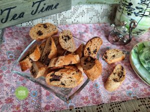 Cantucci al caffè e gocce di cioccolato fondente